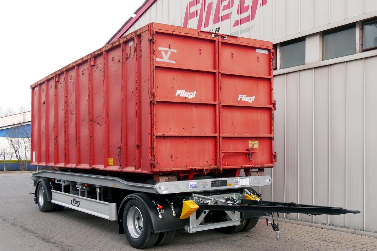 Disposal vehicles: Fliegl Trailer - tippers, truck trailers, chassis