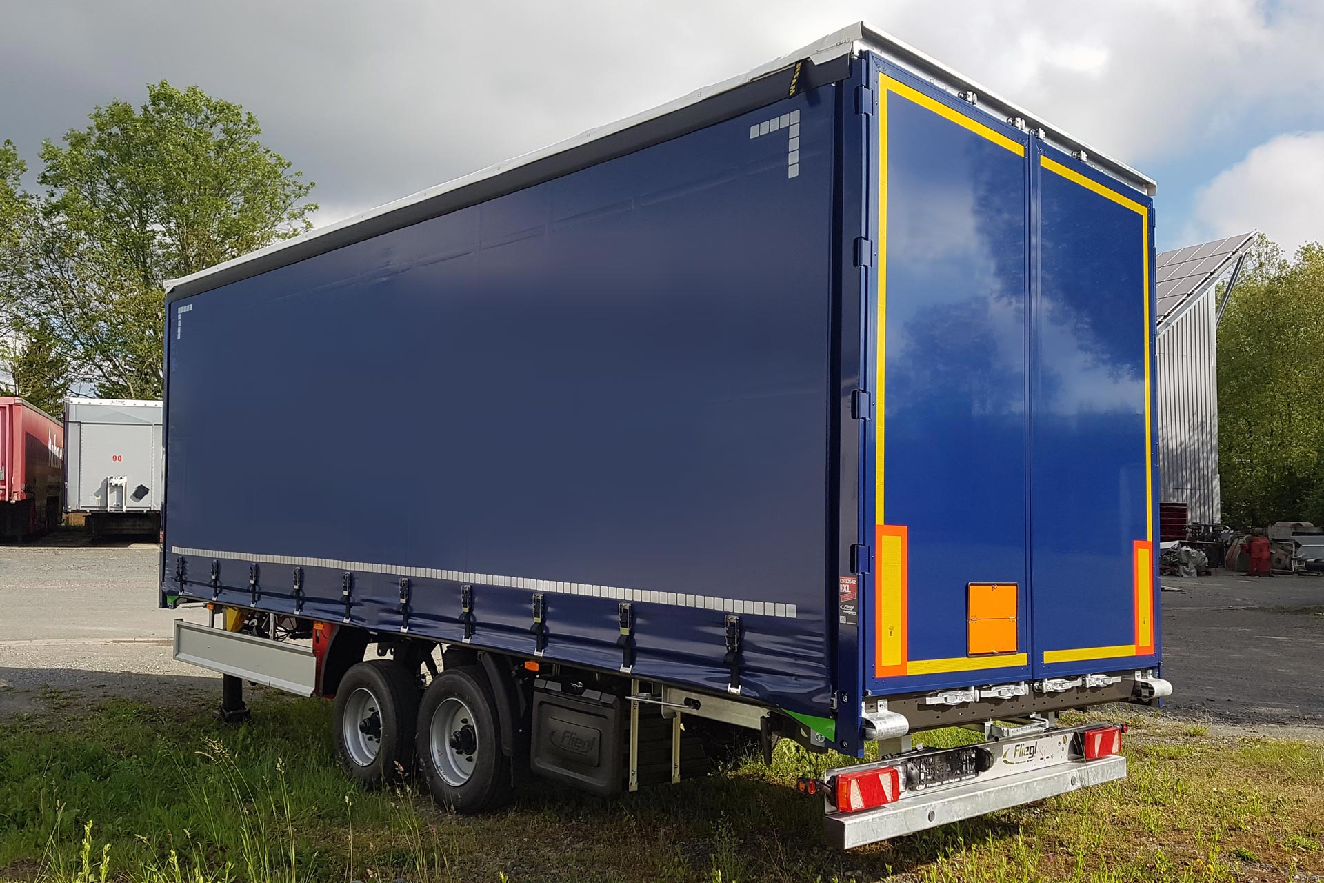 TPS sliding curtain: Fliegl Trailer - tippers, truck trailers, chassis
